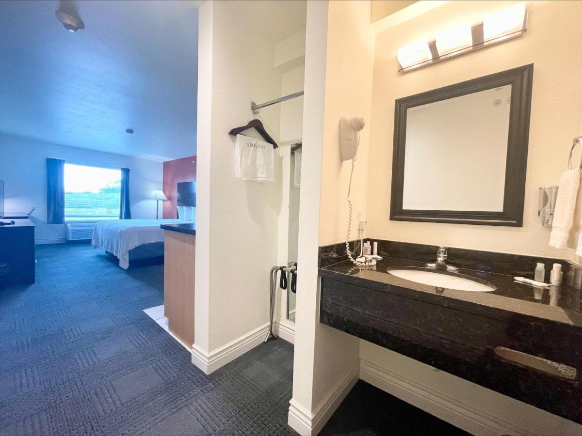 Fairbridge Inn & Suites Cuero מראה חיצוני תמונה